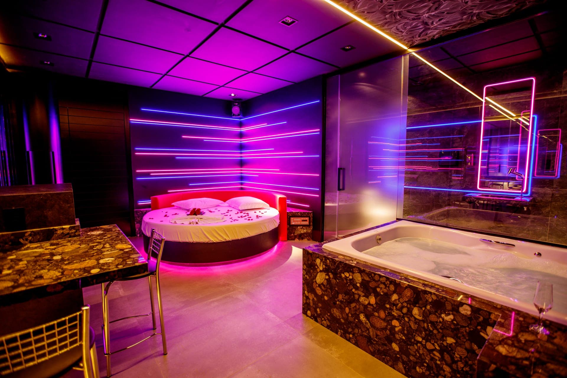 Motel Glamour — Suíte Luxo Black